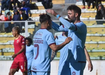 Bolívar golea (5-2) a Real Oruro en el primer partido 2026