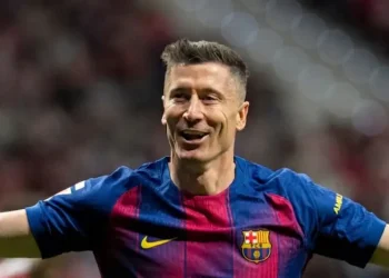 Barcelona gana 2-1 al Atlético y se distancia a 7 puntos del Madrid