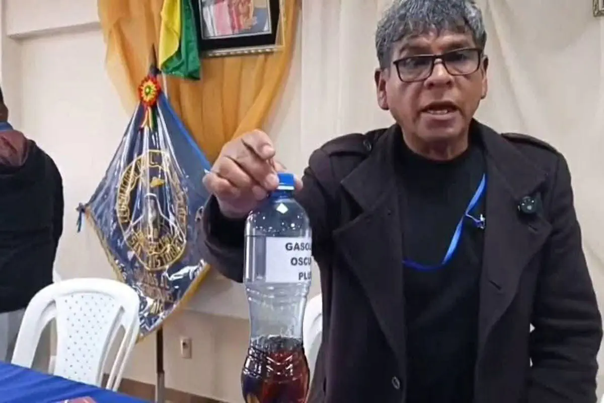 Transportistas de Oruro dicen que entran en paro el lunes por la gasolina