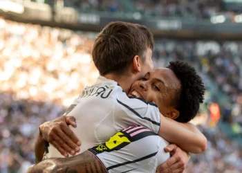 La Juventus venció a Genoa y se acercó al top cuatro de la Serie A