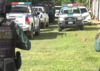 Operativo en Santa Cruz deja 13 aprehendidos tras balacera