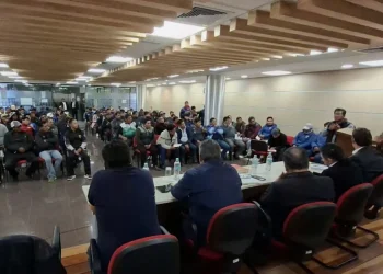 Se reinstala el diálogo entre transportistas de Oruro y el Gobierno