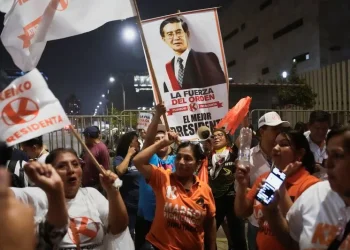 Más de 3.000 peruanos en Bolivia votarán este domingo en elecciones de Perú