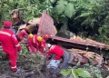 Rescatistas demoraron ocho horas en llegar a donde quedó el camión/RRSS