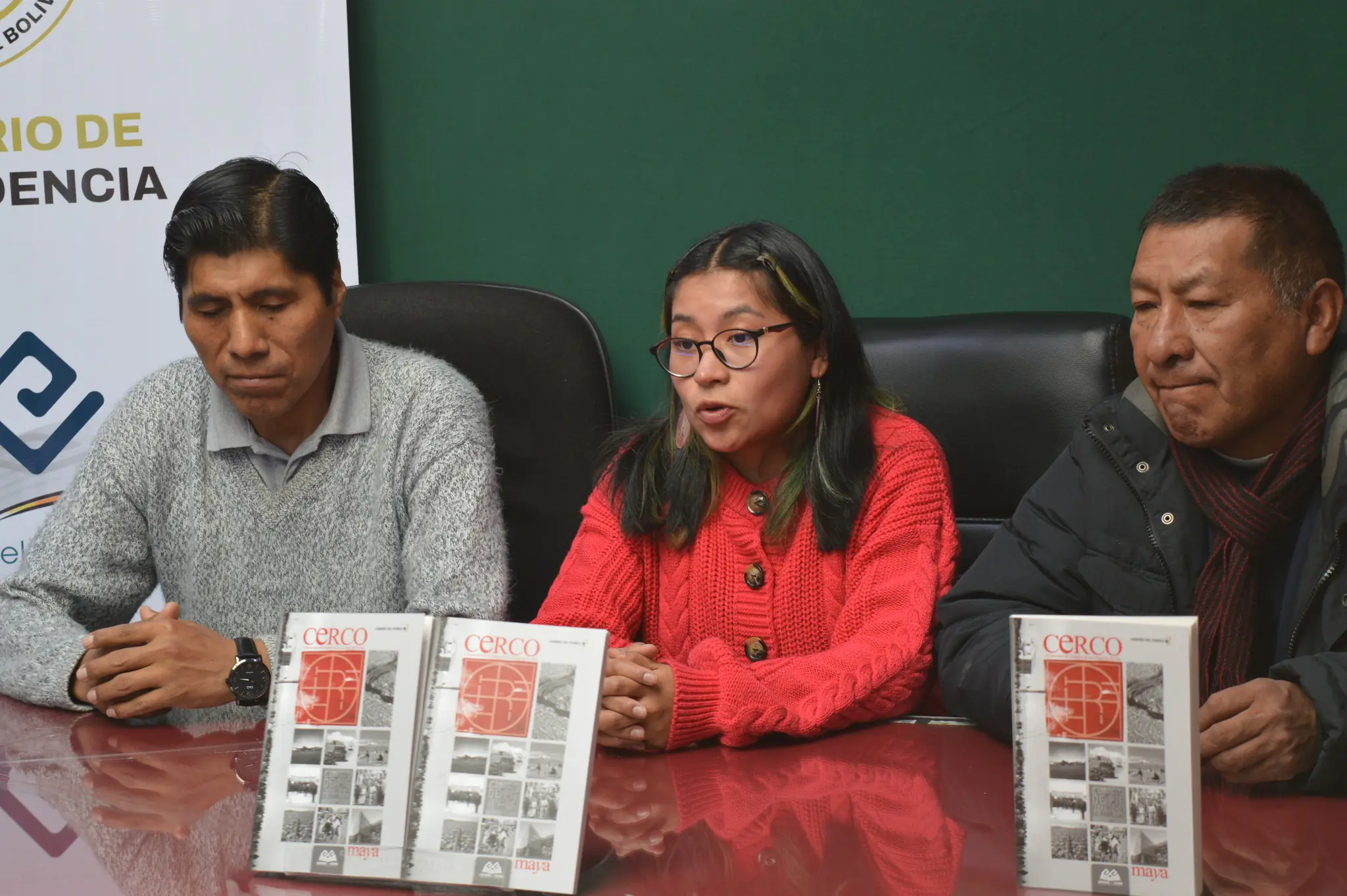 Autores presentan el libro Cerco El Alto, maya. FOTO: CERCO