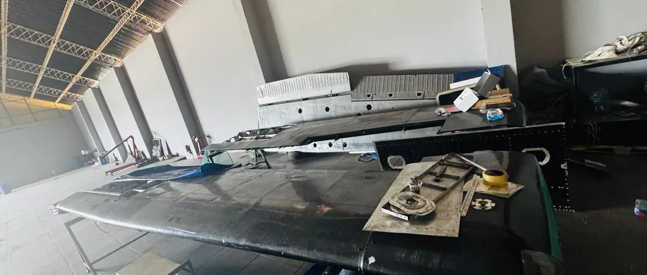 Parte de las piezas halladas en el hangar/Policía Boliviana
