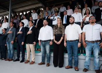 ‘Interconectar a Bolivia hacia sus cinco fronteras es prioridad’, dice Paz