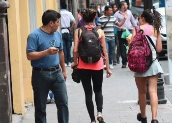 Cochabamba busca erradicar la normalización de ‘piropos’ hacia las mujeres. Foto referencial (RRSS)