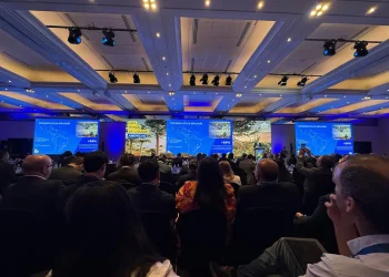 Bolivia lleva su política de ‘Cielos Abiertos’ a cumbre de la IATA en Chile