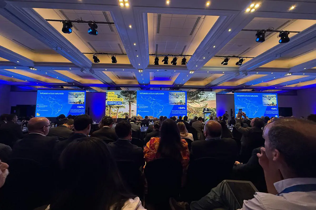 Bolivia lleva su política de ‘Cielos Abiertos’ a cumbre de la IATA en Chile
