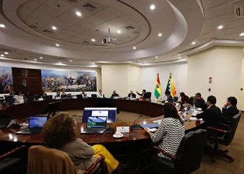 Paz se reúne con su gabinete para definir paquete de leyes que enviará a la Asamblea
