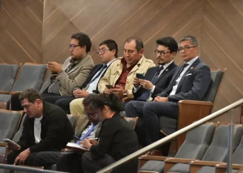 Medinaceli enfrenta interpelación respaldado por ministros