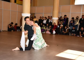 Escuela Intercultural de Danza celebra a sus primeros licenciados