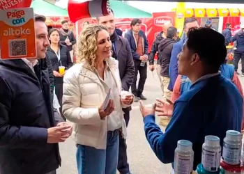 La primera dama visita la Feria ‘Bolivia Produce’, en su primera jornada