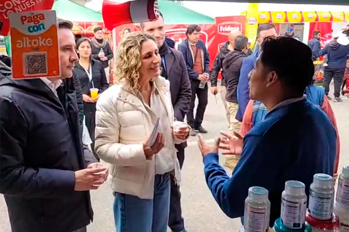 La primera dama visita la Feria ‘Bolivia Produce’, en su primera jornada