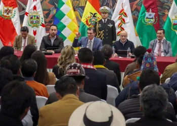 Paz pide a alcaldes electos una relación de trabajo institucional y no partidaria
