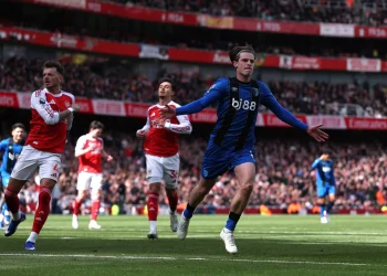 Bournemouth derrota a Arsenal y relanza lucha por la Premier