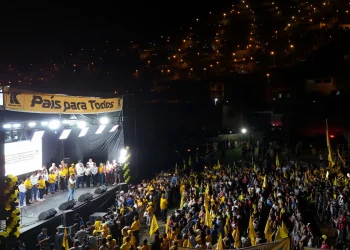 Hubo masivos cierres de campaña en Lima/AFP