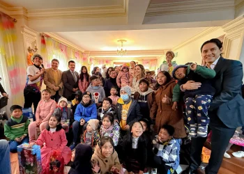 Primera dama y ENDE Corporación agasajan a niños con cáncer