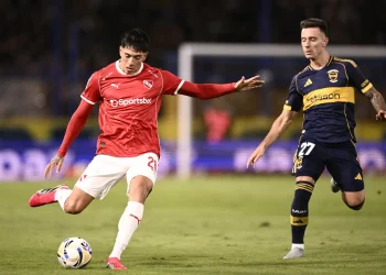 Boca escapa de la derrota ante Independiente con un penal discutido