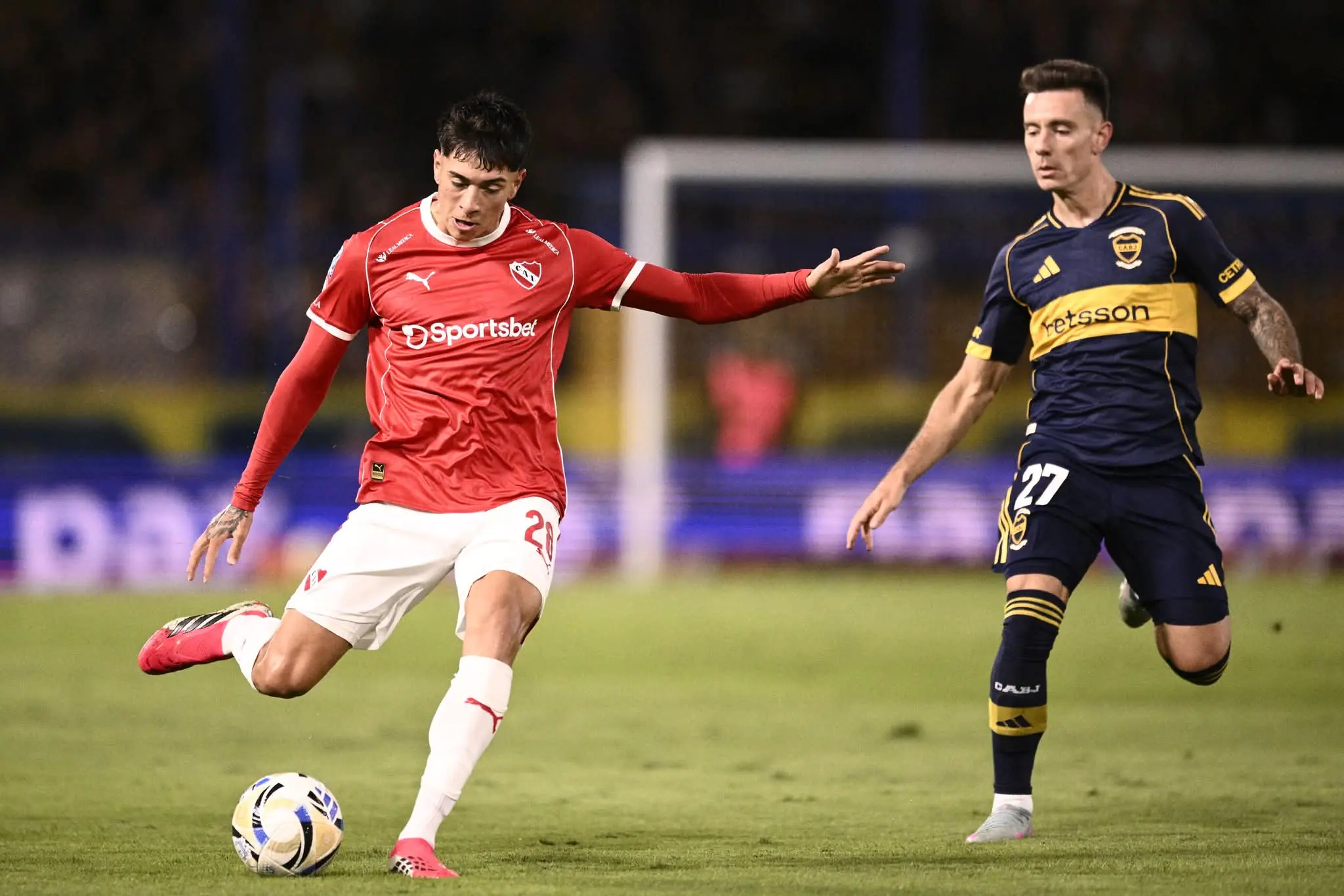 Boca escapa de la derrota ante Independiente con un penal discutido