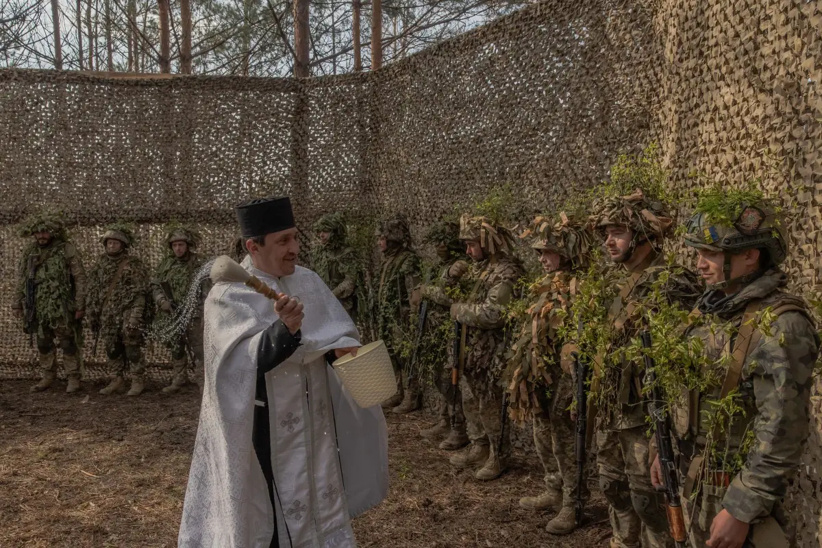 Los soldados celebraron la pascua ortodoxa/AFP