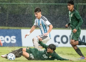 Bolivia sueña con el Mundial Sub-17, iguala con Argentina