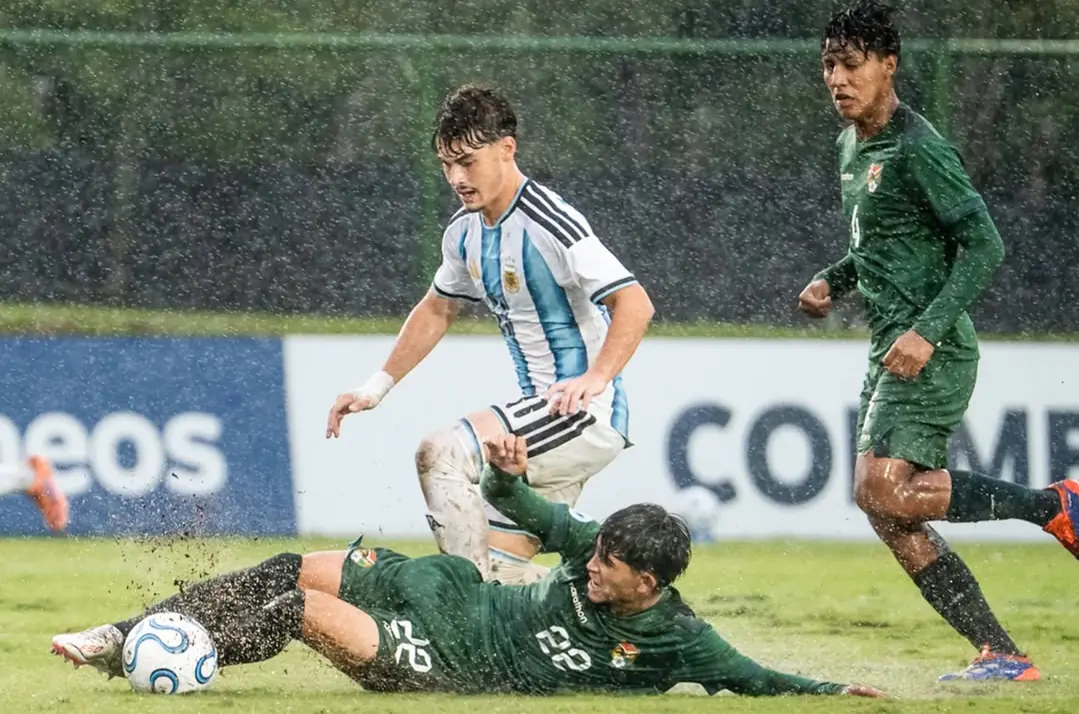 Bolivia sueña con el Mundial Sub-17, iguala con Argentina