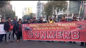 Maestros rurales rompen con la COB; pedirán 30% de incremento salarial
