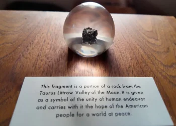 El fragmento del suelo lunar que preserva la UMSA/UMSA