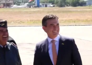 Paz llega a Tarija para participar en los actos conmemorativos