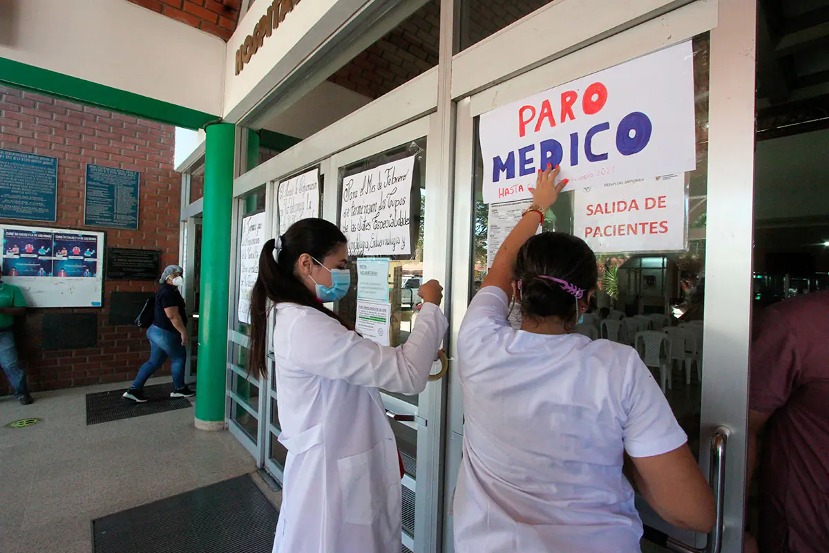 Trabajadores de salud cumplen dos paros en Santa Cruz. Foto referencial RRSS