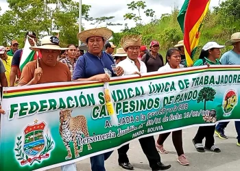 Más de 300 campesinos llegan a Rurrenabaque en rechazo a la Ley 1720