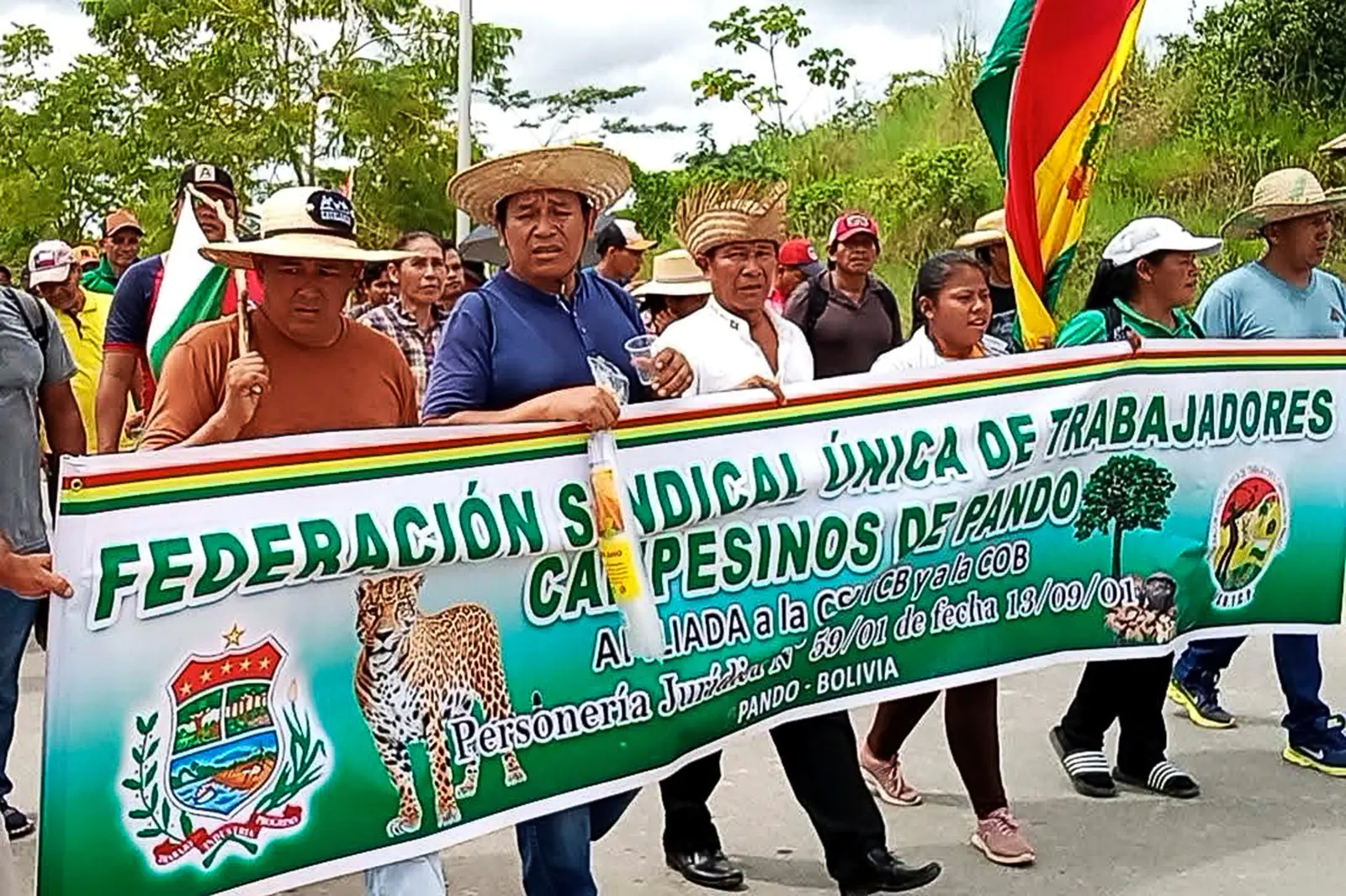 Más de 300 campesinos llegan a Rurrenabaque en rechazo a la Ley 1720