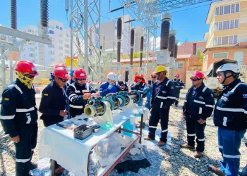 ENDE y Delapaz activan mantenimiento para mejorar servicio eléctrico en La Paz