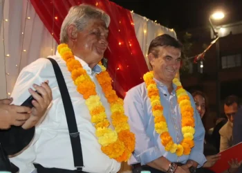 Paz Zamora recibe homenaje en barrio El Molino de Tarija
