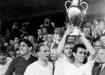 Muere Santamaría, leyenda del Real Madrid de Di Stéfano