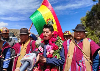 A días del balotaje, Yahuasi lidera una marcha para exigir la contienda en La Paz