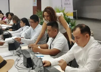 Santa Cruz intensifica preparación electoral y alista distribución de material