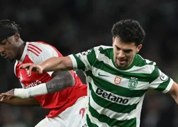 Arsenal avanza a semis de Champions perseguido por las dudas