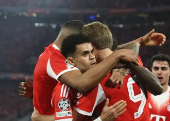Arsenal avanza a semis de Champions perseguido por las dudas