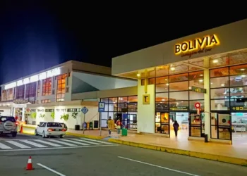 En medio de las celebraciones, aeropuerto de Tarija mejora su imagen