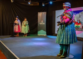 Khunu: Cholitas Escaladoras transforman su historia en turismo de alta montaña