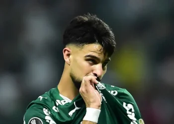 ‘Flaco’ López salva a Palmeiras desde el punto penal