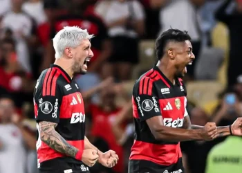 Flamengo golea 4-1 a DIM y lidera el Grupo A de la Libertadores