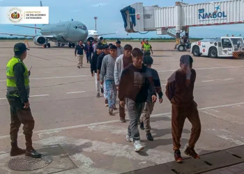 Gobierno activa operativo para asistir a bolivianos expulsados de Chile