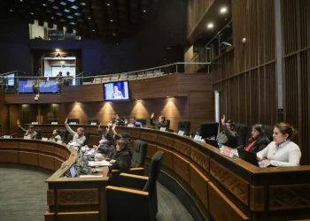 En solo cinco meses, las bancadas en la Asamblea se dividen