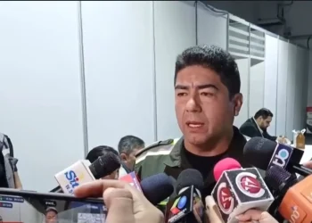 El comandante departamental de la Policía de Santa Cruz, coronel David Gómez. FOTO: Captura Red Uno