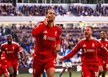 El Liverpool se relanza tras ganar in extremis el derby ante Everton