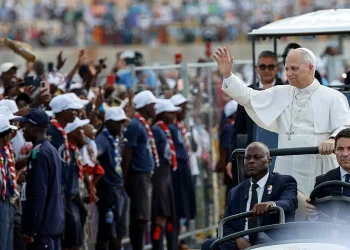 El Papa llama a la esperanza ante una multitud de 100.000 personas en Angola